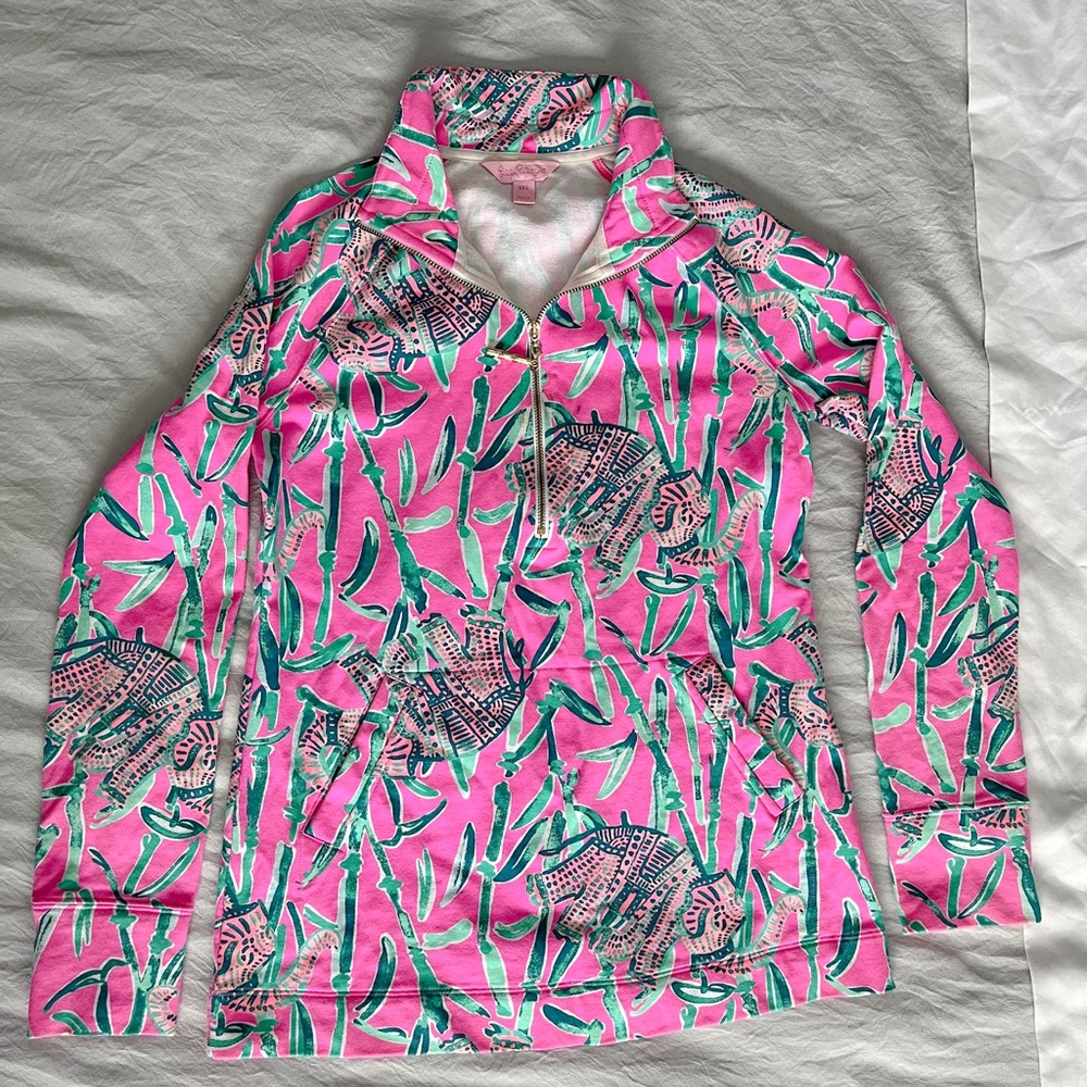 Lily Pulitzer Elephant Skipper Popover Top.  UPF 50 Sun Protection. Zero Flaws.